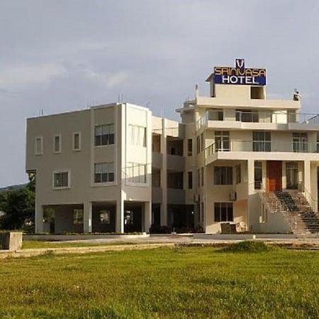 Srinivasa Hotel Tirupati Exterior photo