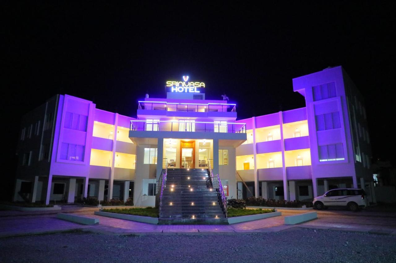 Srinivasa Hotel Tirupati Exterior photo